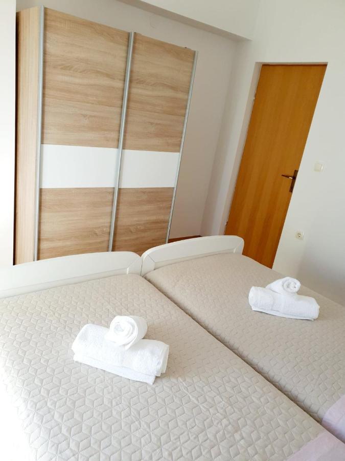Apartman Sime Tribalj Exteriér fotografie