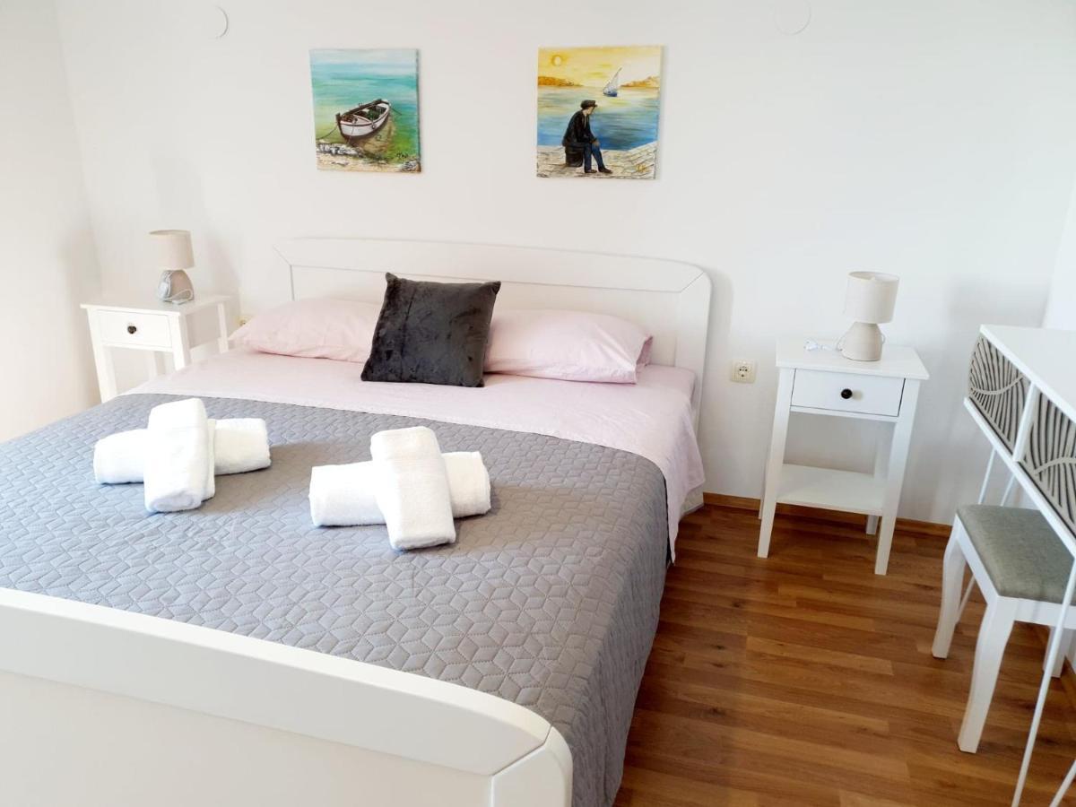 Apartman Sime Tribalj Exteriér fotografie