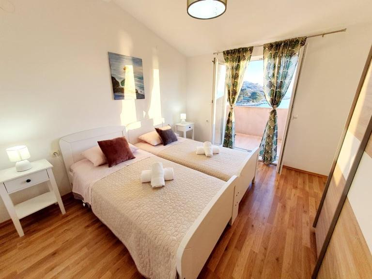 Apartman Sime Tribalj Exteriér fotografie