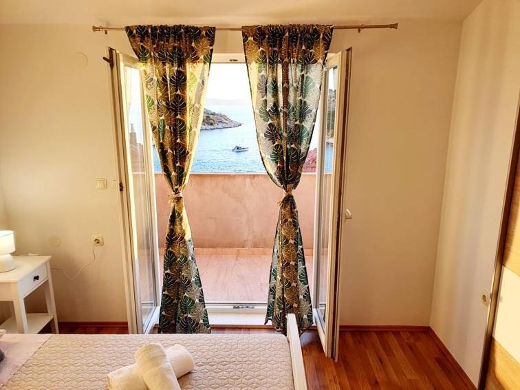Apartman Sime Tribalj Exteriér fotografie